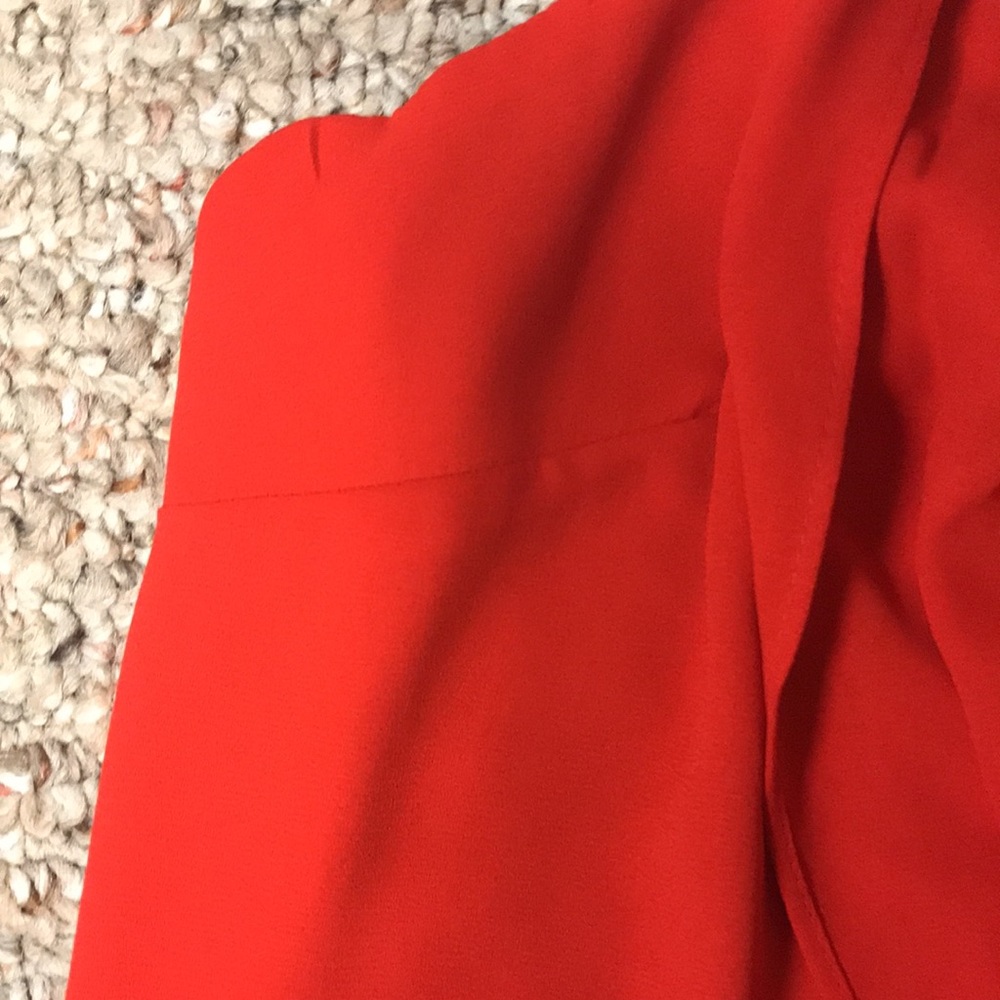 Red top - Picture 4 of 4